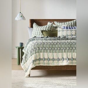 Anthropologie Sonya Matelasse Coverlet Size Queen NWT